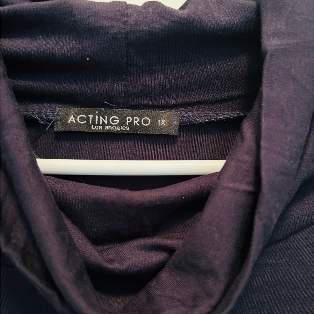 blouse - Picture 2 of 3